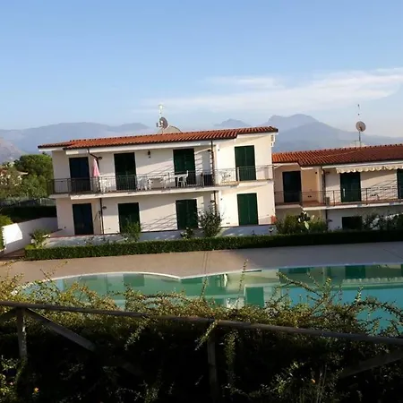 In Scalea, Italien Apartment *